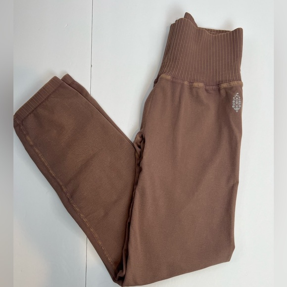 FP Movement by Free People Pants - Free People Movement High-Rise 7/8 Length Good Karma Leggings Desert M/L